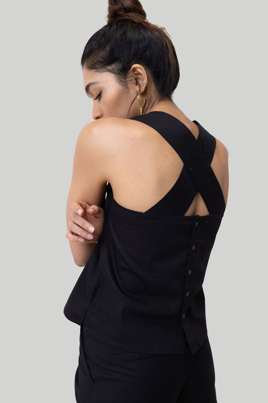 Reistor Tops | Crossback Button Up Tank Top Black