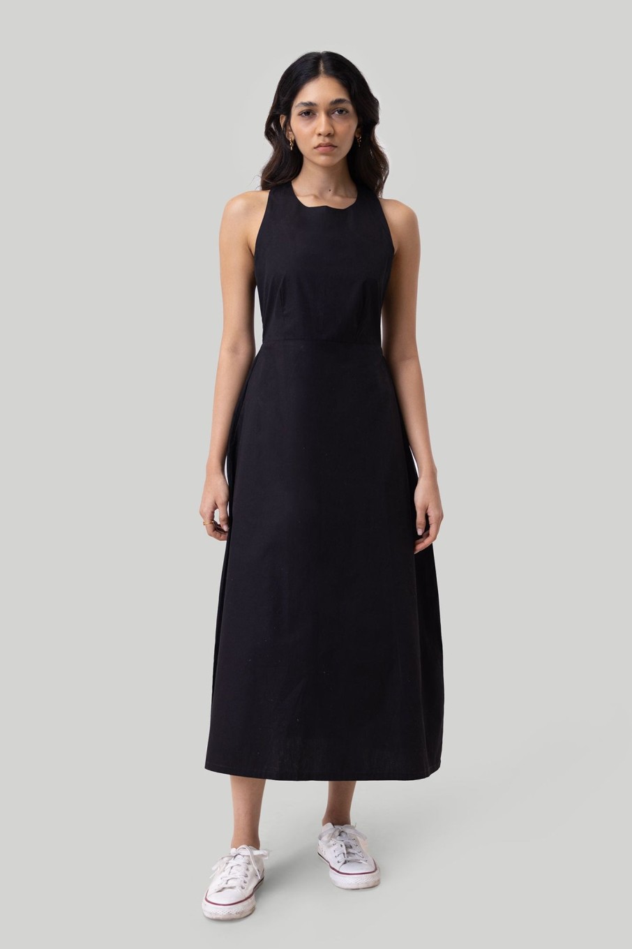 Reistor Dresses | Cross-Back Midi Dress In Black