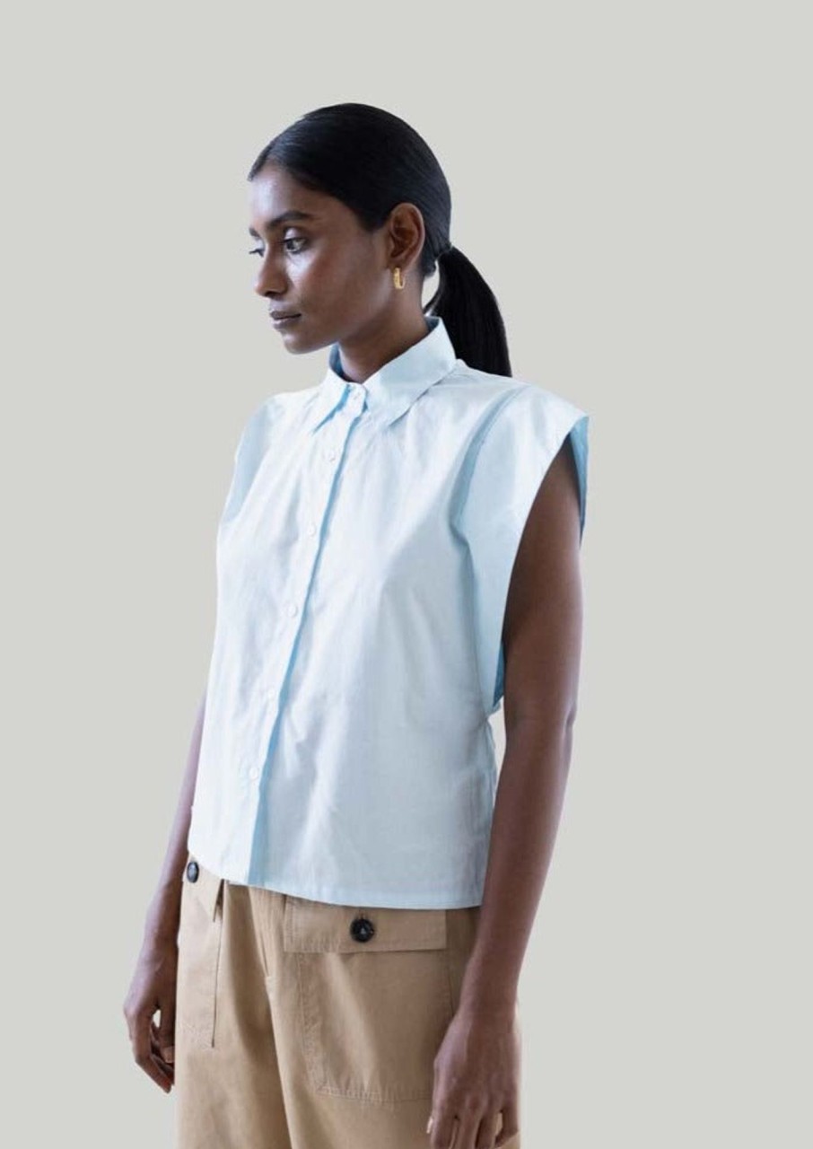 Reistor Tops | The Perfect Summer Button Down Summer Blue