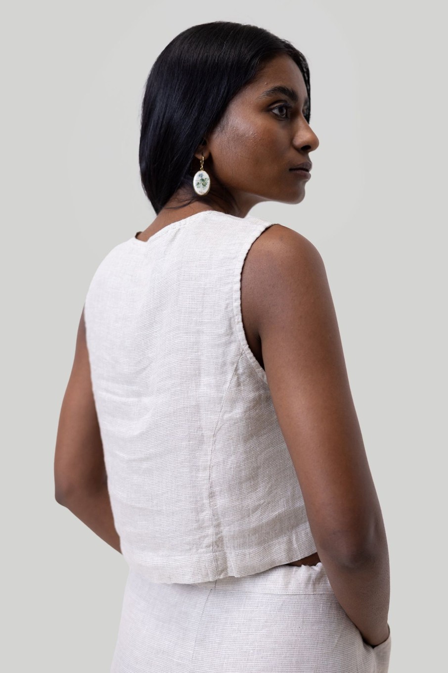 Reistor Tops | Cropped Vest Shirt In Ecru Linen-Check