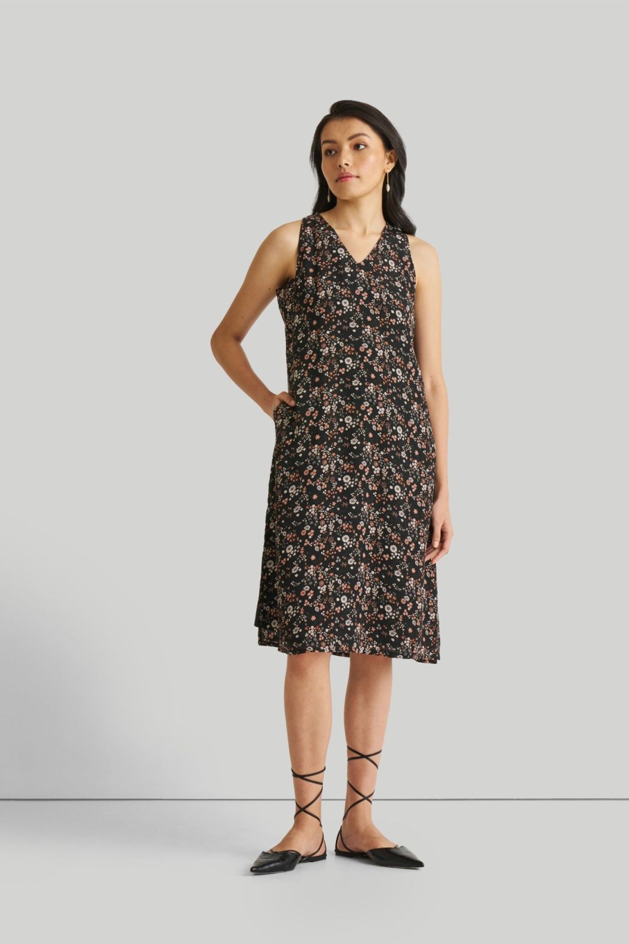 Reistor Dresses | Reading Tea Leaves Dress In Black Florals Wildflower Waltz