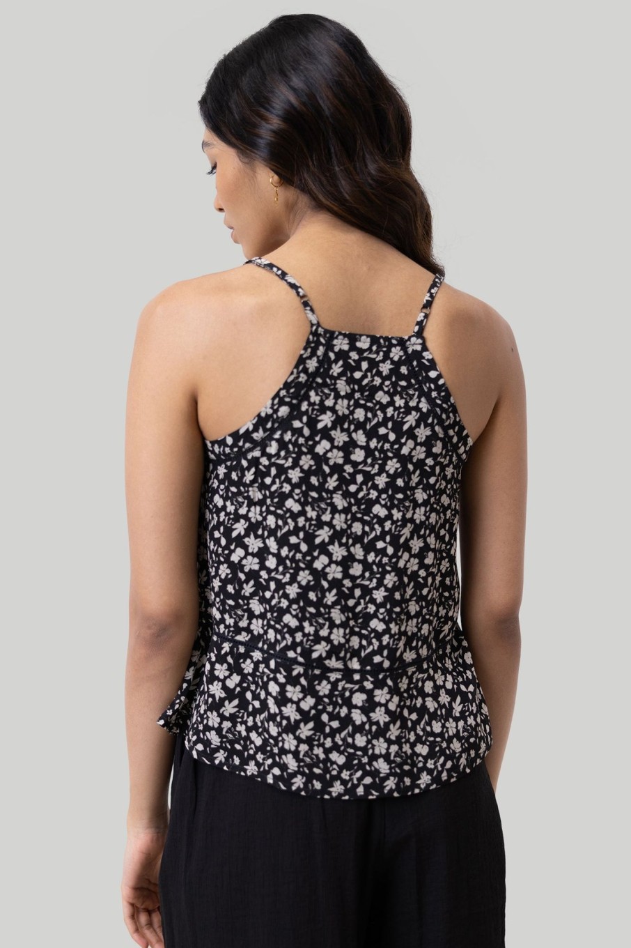 Reistor Tops | V-Neck Camisole With Lace Monochrome-Medley